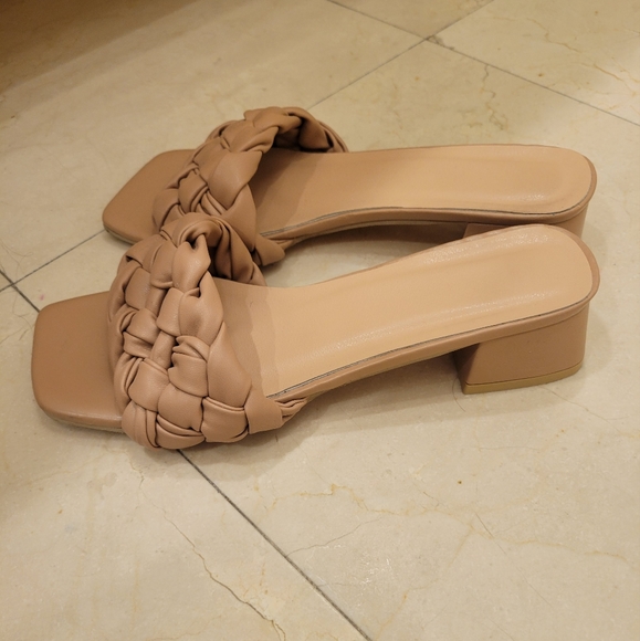 Braided sandals size 6 - Picture 6 of 8